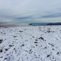 Pierwszy widok na drugą stronę masywu - na horyzoncie wulkan Snæfellsjökull (1446 m npm).