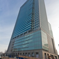 Warszawskie Centrum Finansowe widziane z placu budowy.