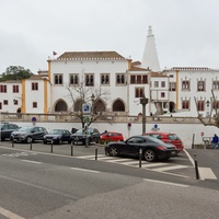 Centralny plac Sintry, w tle Pałac Narodowy.