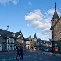 Małe szkockie miasteczko Pitlochry.