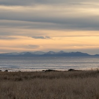 Pastelowe Skarðsheiði z okolic plaży Ytri Tunga.