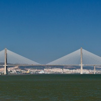 Most Vasco da Gamy - najdłuższy w Europie, tu tylko jego początkowy fragment.