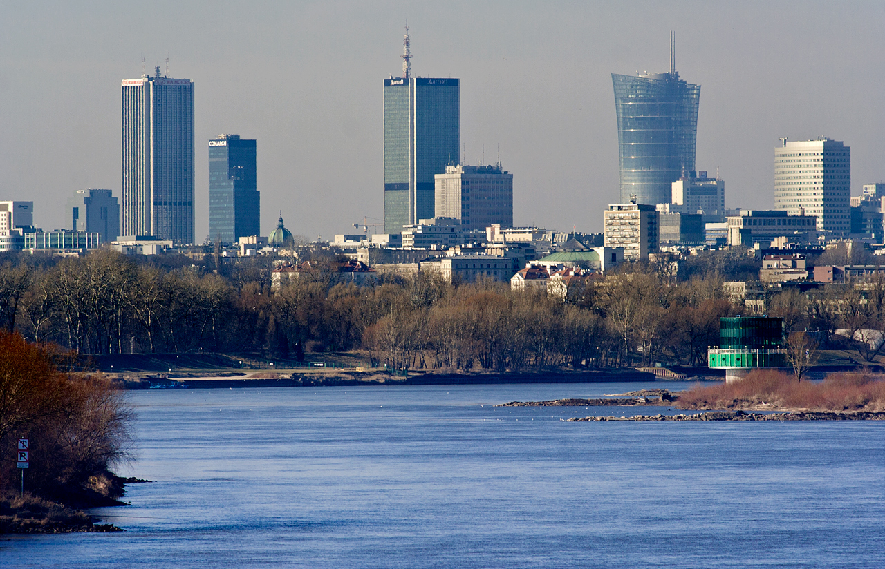 Warsaw Spire wygląda na równe wysokością z Twin Towers...