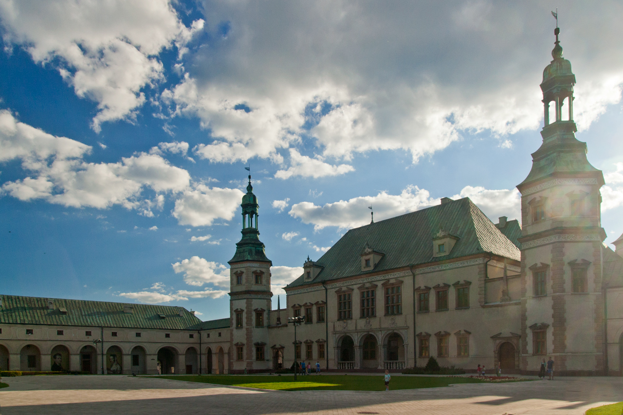 Pałac biskupów krakowskich.